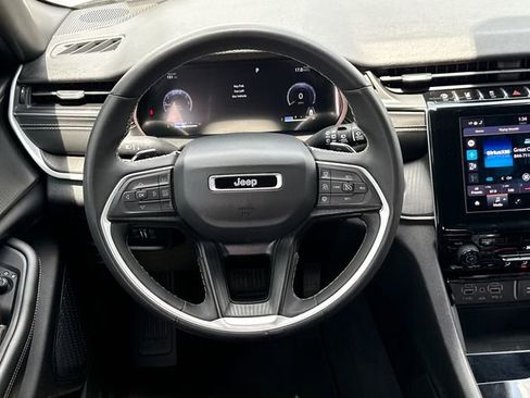 Used 2023 Jeep Grand Cherokee L Laredo RWD image 26