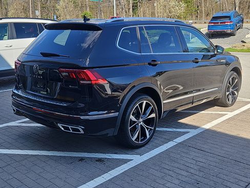 Used 2022 Volkswagen Tiguan SEL R-Line AWD/4WD image 2
