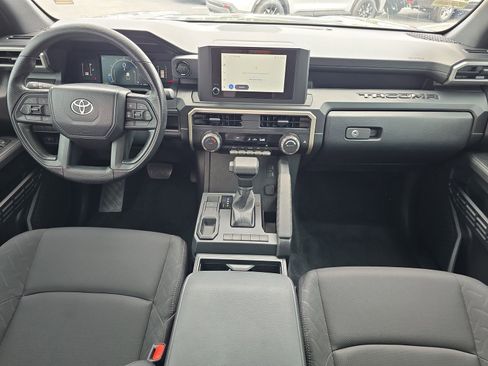 Used 2025 Toyota Tacoma SR image 9