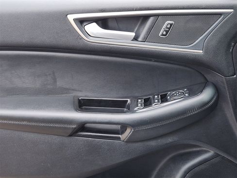 Used 2020 Ford Edge SEL image 31