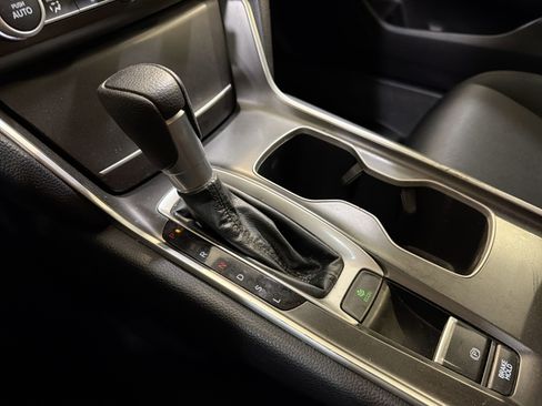 Used 2020 Honda Accord LX image 21