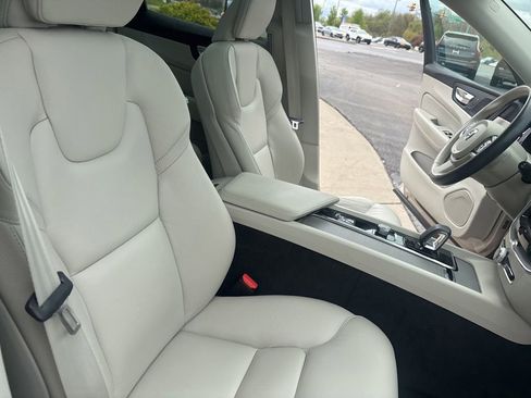 Used 2023 Volvo XC60 B5 Plus w/ Climate Package AWD/4WD image 37