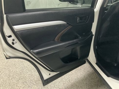 Used 2018 Toyota Highlander Plus image 41
