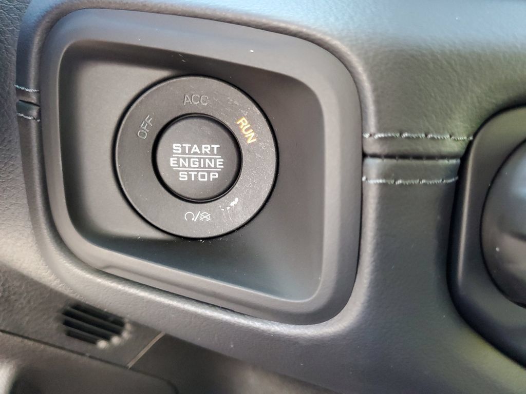 New 2025 Jeep Wrangler Unlimited Sahara AWD/4WD image 32