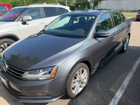 Used 2017 Volkswagen Jetta SEL FWD image 7