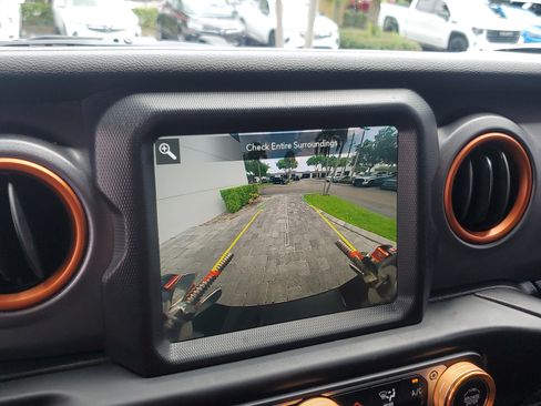 Used 2021 Jeep Gladiator Mojave AWD/4WD image 28