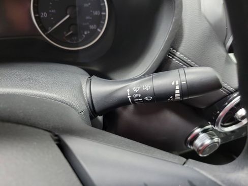 Used 2025 Nissan Sentra SV image 34