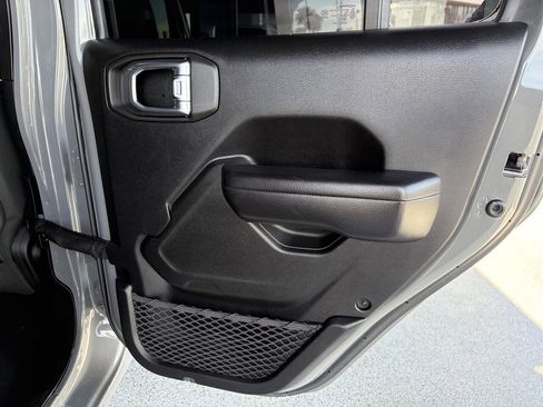 Used 2021 Jeep Wrangler Unlimited Rubicon image 35