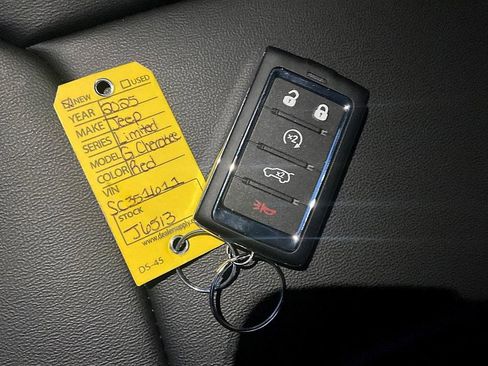 New 2025 Jeep Grand Cherokee Limited image 33