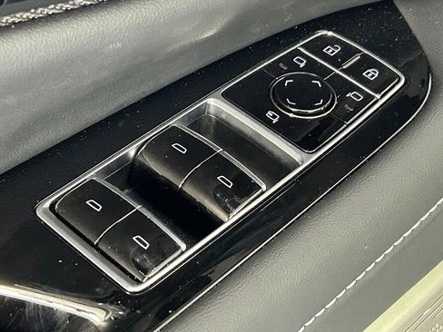 Used 2026 Cadillac Optiq V AWD/4WD image 36