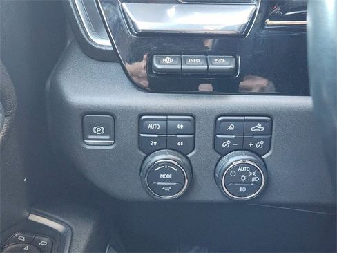 Used 2024 Chevrolet Silverado 1500 High Country w/ Technology Package image 23