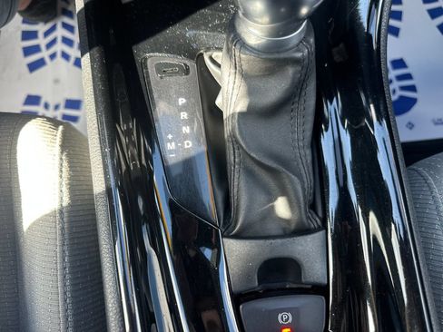 Used 2019 Toyota C-HR XLE FWD image 25