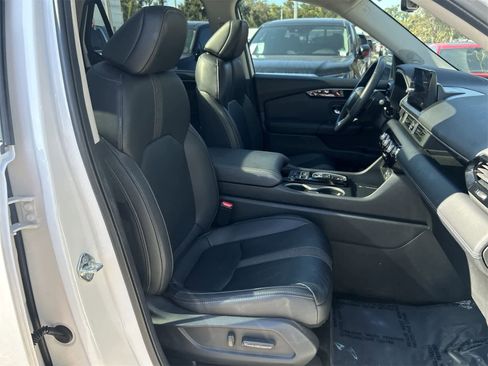 Used 2023 Honda Pilot Touring image 14