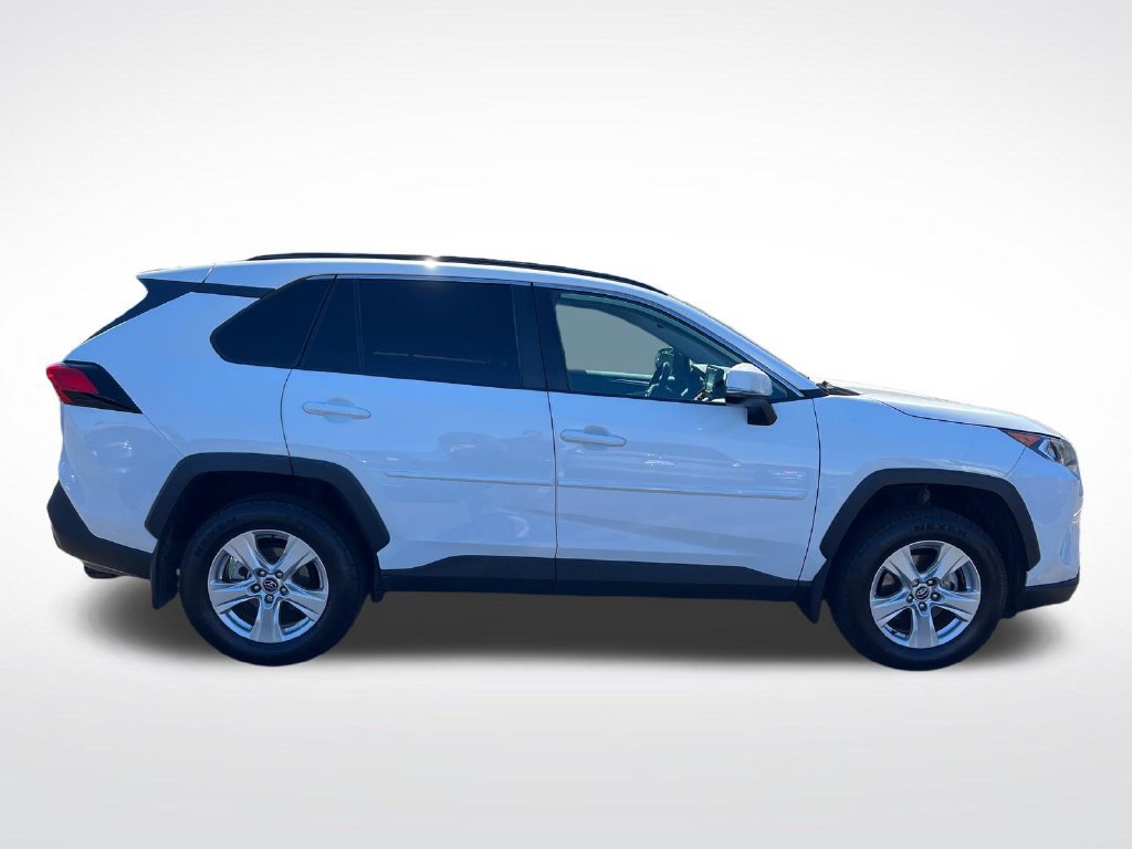 Used 2021 Toyota RAV4 XLE w/ Convenience Package FWD image 6