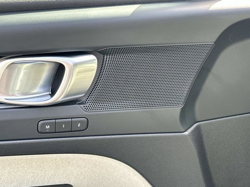 Certified 2026 Volvo XC40 B5 Plus w/ Protection Package Premier image 16