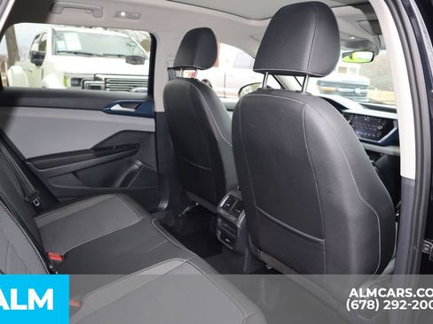 Used 2024 Volkswagen Taos SE image 25