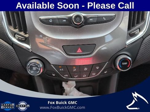 Used 2017 Chevrolet Cruze LT w/ Convenience Package FWD image 11