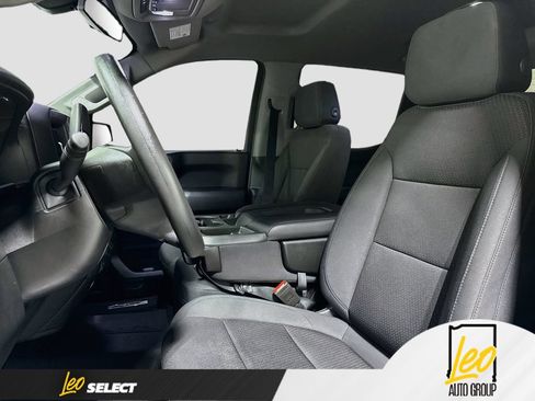Used 2020 Chevrolet Silverado 1500 Custom Trail Boss w/ Custom Convenience Package AWD/4WD image 23