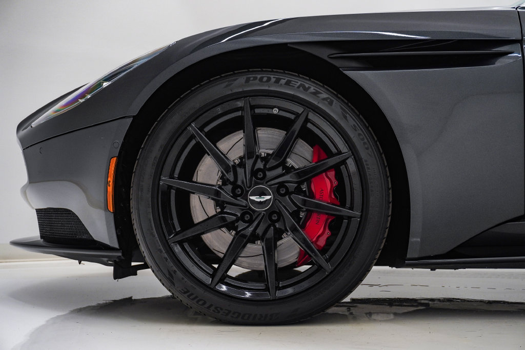Used 2021 Aston Martin DB11 Coupe RWD image 14