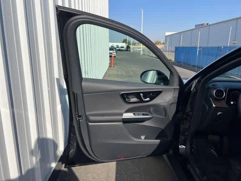 Certified 2025 Mercedes-Benz GLC 300 image 12