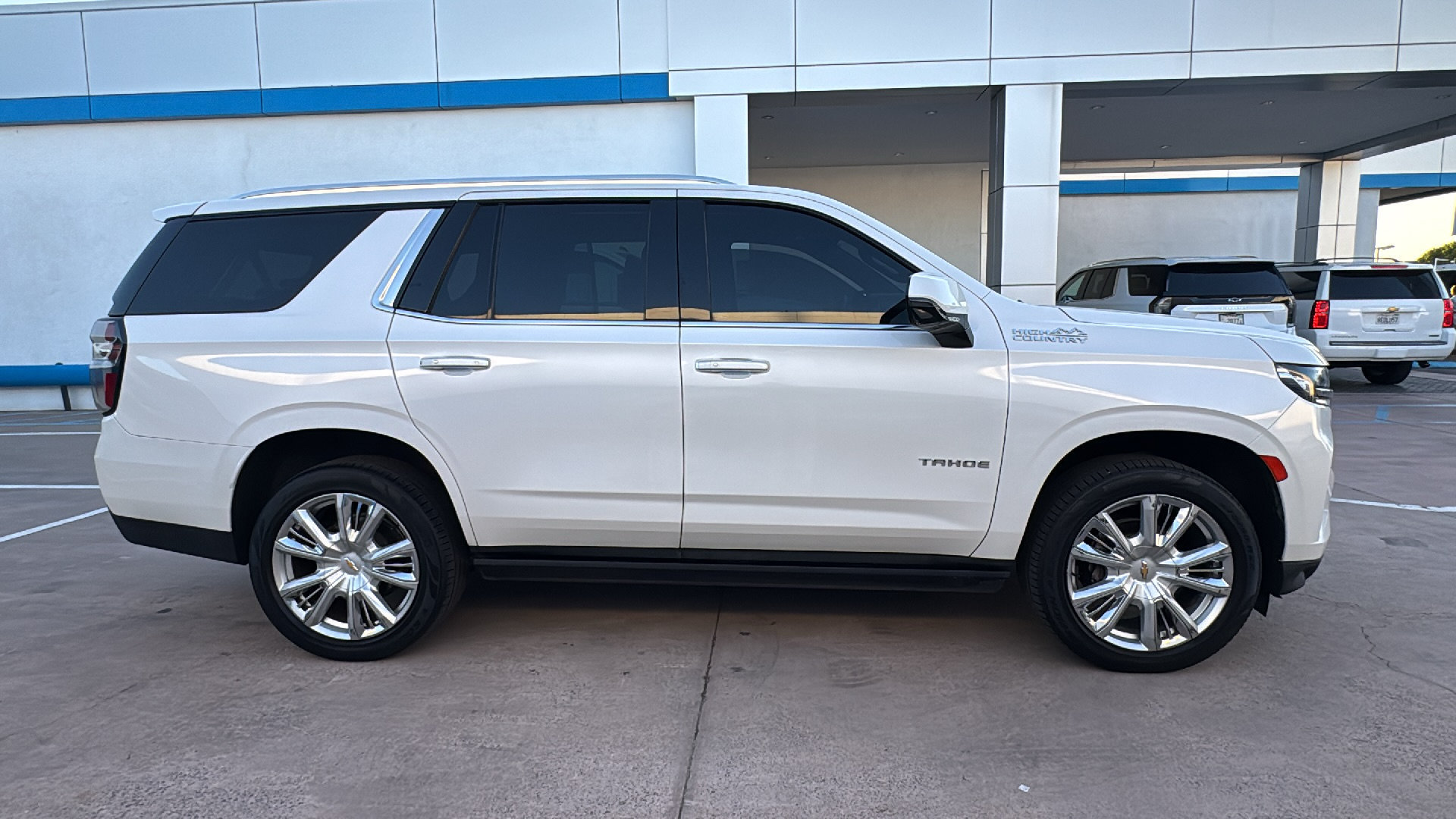 Certified 2023 Chevrolet Tahoe High Country w/ Premium Package AWD/4WD image 6