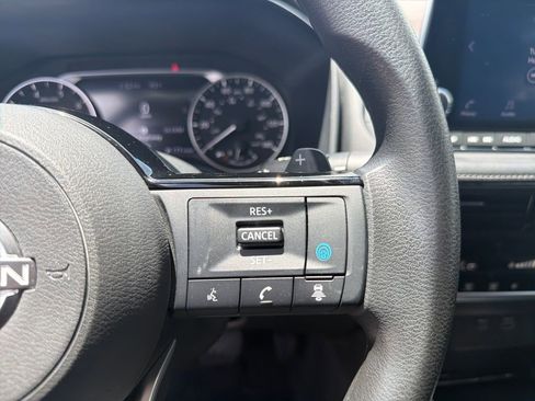 Used 2022 Nissan Rogue SV FWD image 30