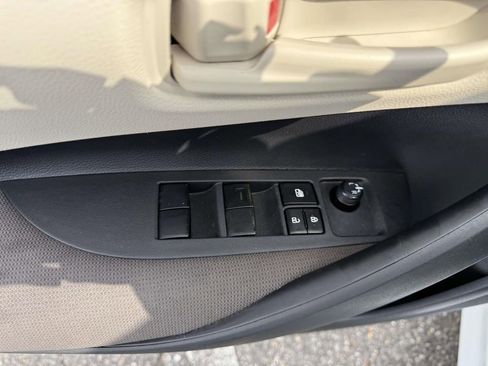 Used 2025 Toyota Corolla LE image 13