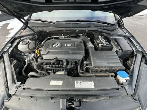 Used 2018 Volkswagen Golf S image 13