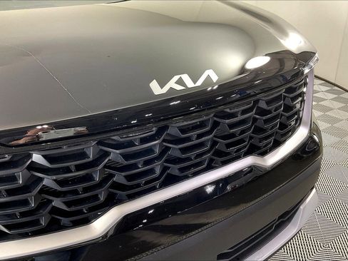 Certified 2026 Kia Sorento LX FWD image 33