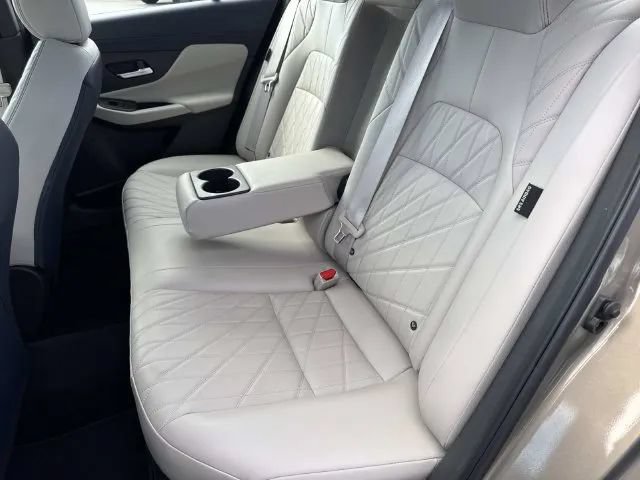 Used 2026 Nissan Sentra SL w/ Floor Mat Package FWD image 21