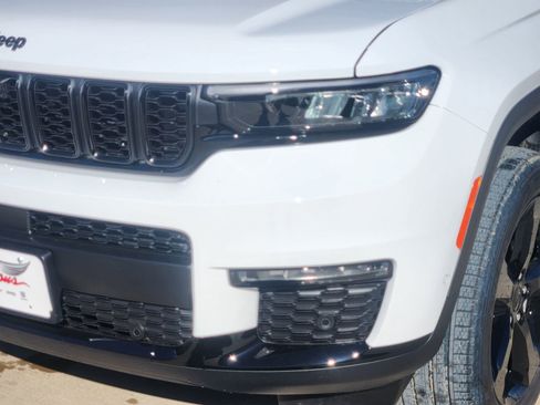 New 2025 Jeep Grand Cherokee L Limited w/ Luxury Tech Group II image 9