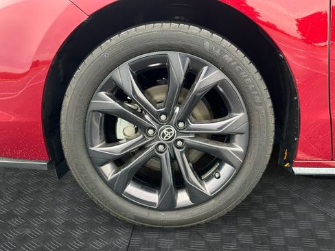 Used 2024 Toyota Sienna XSE w/ XSE Plus Package FWD image 12