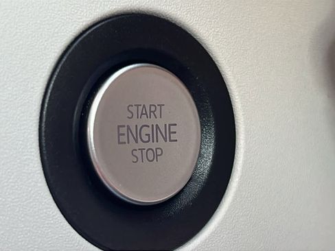 New 2025 Volkswagen ID. Buzz Pro S Plus image 17