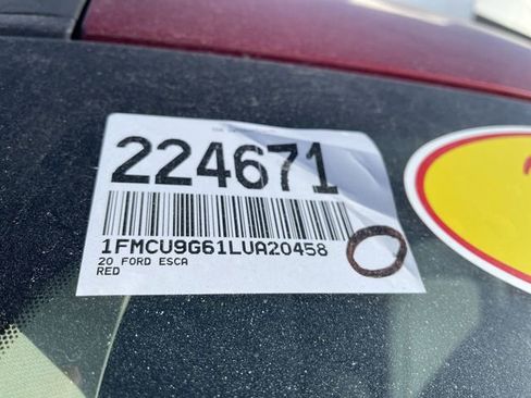 Used 2020 Ford Escape SE image 25