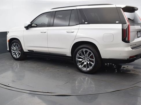Used 2021 Cadillac Escalade Sport w/ Driver Assist Tech Package AWD/4WD image 3