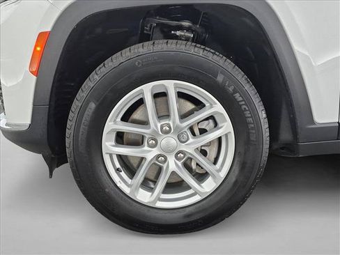 Used 2025 Jeep Grand Cherokee L Laredo w/ Luxury Tech Group I RWD image 25