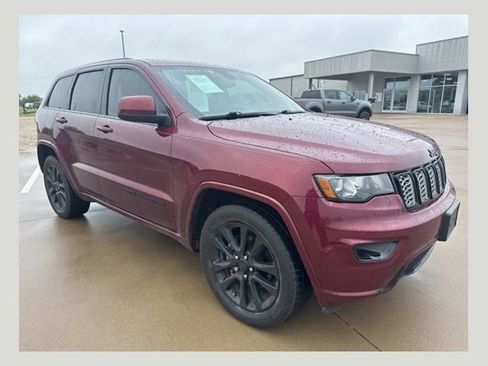 Used 2019 Jeep Grand Cherokee Altitude RWD image 1
