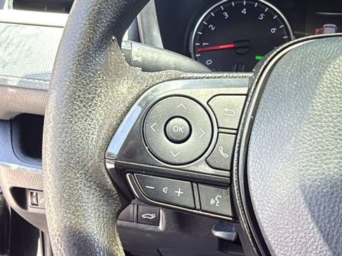 Used 2022 Toyota RAV4 XLE w/ Convenience Package FWD image 22