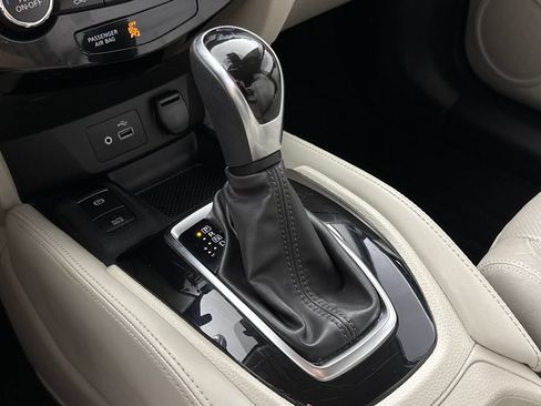 Used 2019 Nissan Rogue Sport FWD image 18