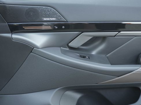 Certified 2025 BMW 530i xDrive w/ Premium Package image 29