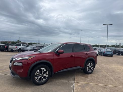 Used 2022 Nissan Rogue SV FWD image 9
