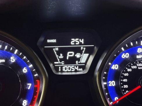 Used 2014 Hyundai Elantra SE image 14