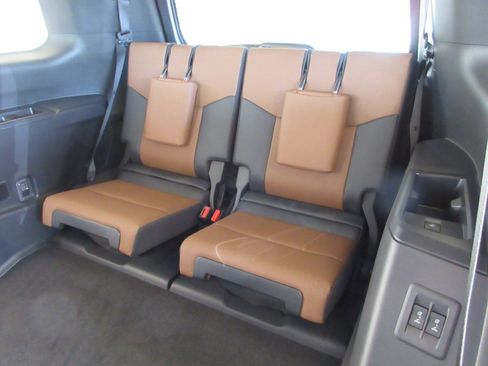 Used 2026 Lexus GX 550 w/ Cold Area Package AWD/4WD image 20