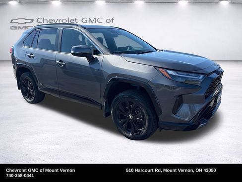 Used 2024 Toyota RAV4 SE w/ Convenience Package AWD/4WD image 9