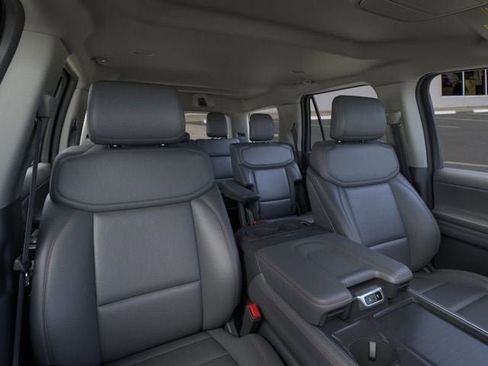 New 2026 Ford Expedition Active image 10