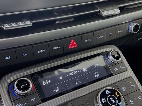 Certified 2025 Hyundai Palisade Calligraphy AWD/4WD image 13