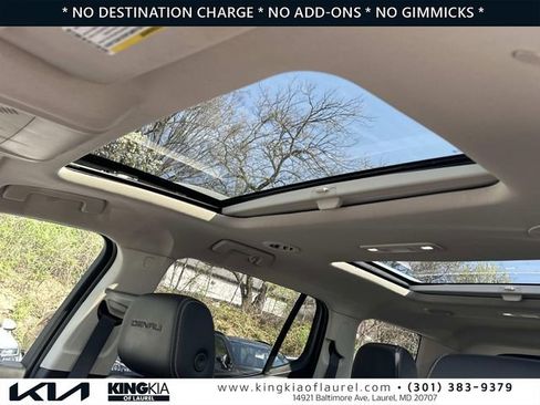 Used 2023 GMC Acadia Denali w/ Denali Technology Package AWD/4WD image 20