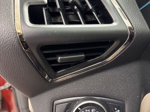Used 2015 Ford Escape Titanium AWD/4WD image 11