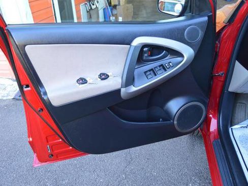 Used 2008 Toyota RAV4 Base 4x4 4dr SUV image 26