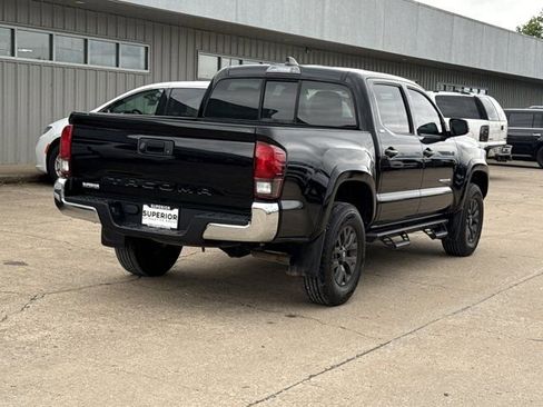 Used 2022 Toyota Tacoma SR5 w/ SR5 Appearance Package (SM) RWD image 3